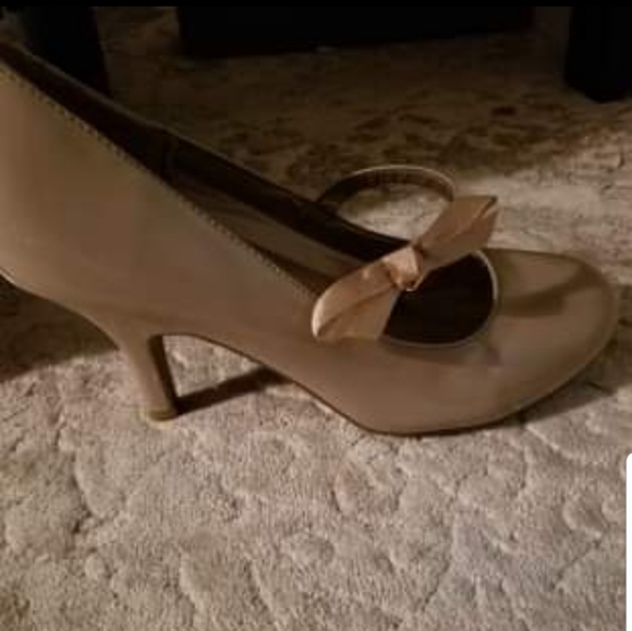 Women's Mary Jane pumps - Picture 2 of 5